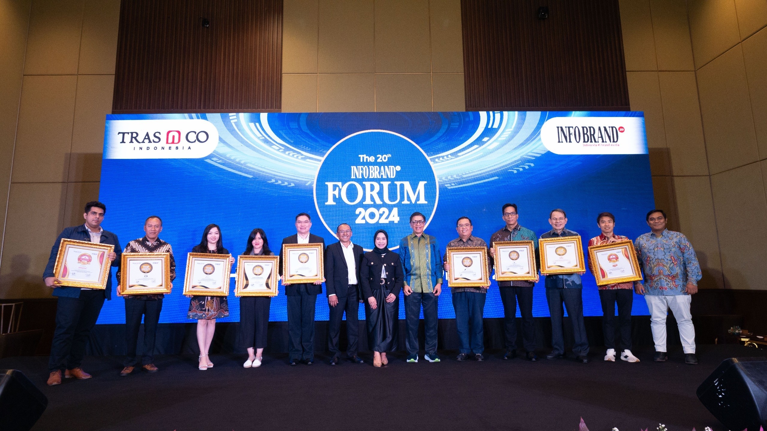 Infobrand_Berikan_Pengharagaan_Top_Corprate_dan_Top_Executive_Award.jpg