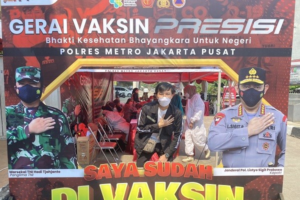 vaksinasi_dr_tirta.jpg