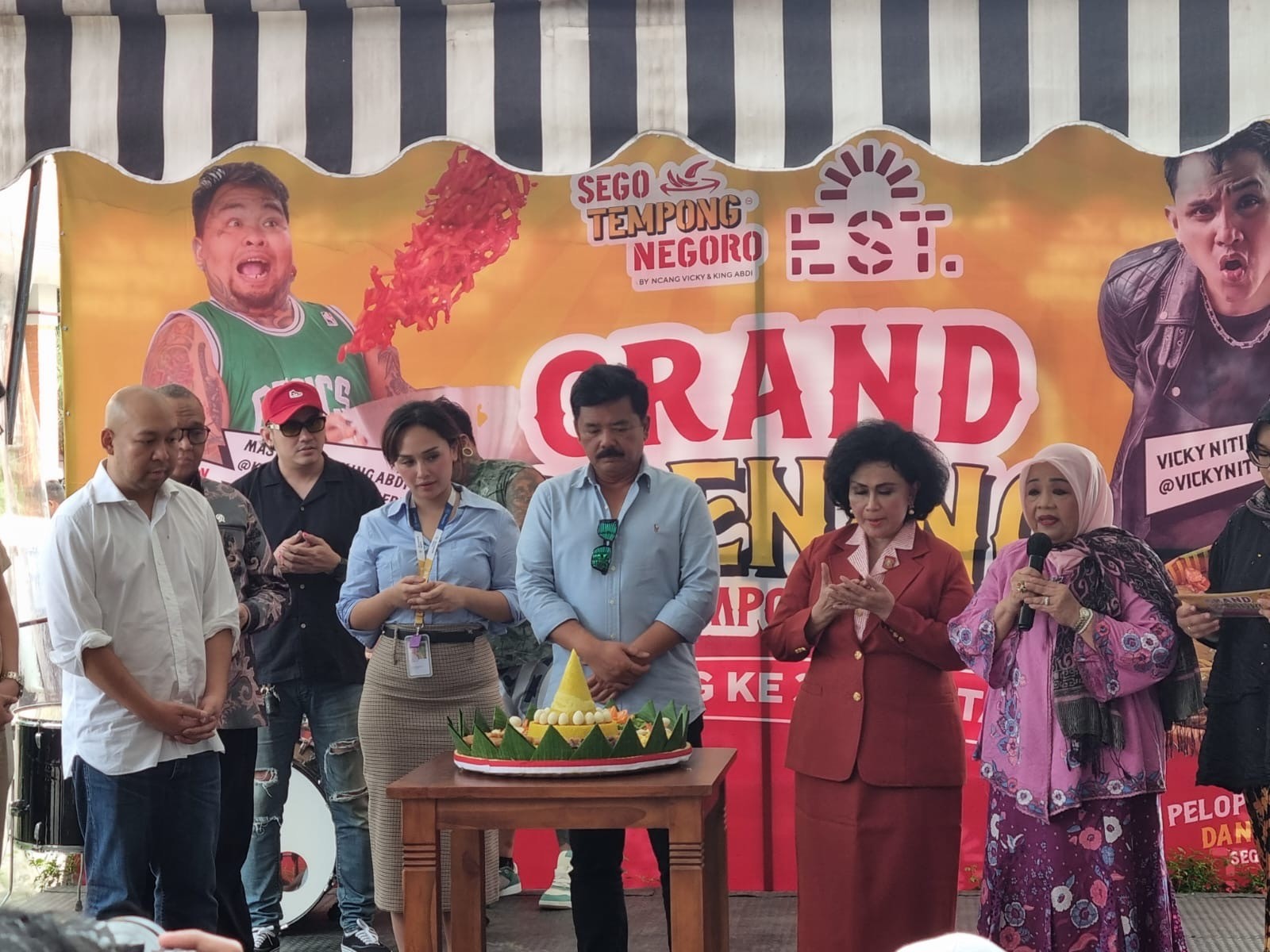 Vicky Nitinegoro Perlebar Bisnis Kulinernya, Buka Cabang Ketiga Sego Tempong Negoro di Jaktim