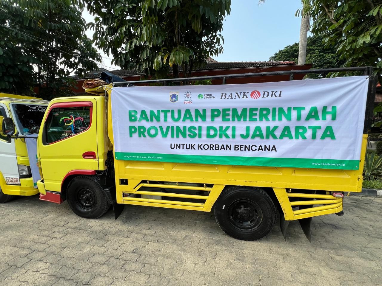 Bank DKI Dukung Pemprov Distribusikan 7.000 Kg Beras dan Paket Sembako ke Korban Banjir Kota Bekasi